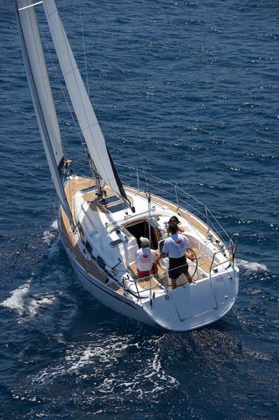 Charteryacht bavaria 31 Cruiser hinten 1